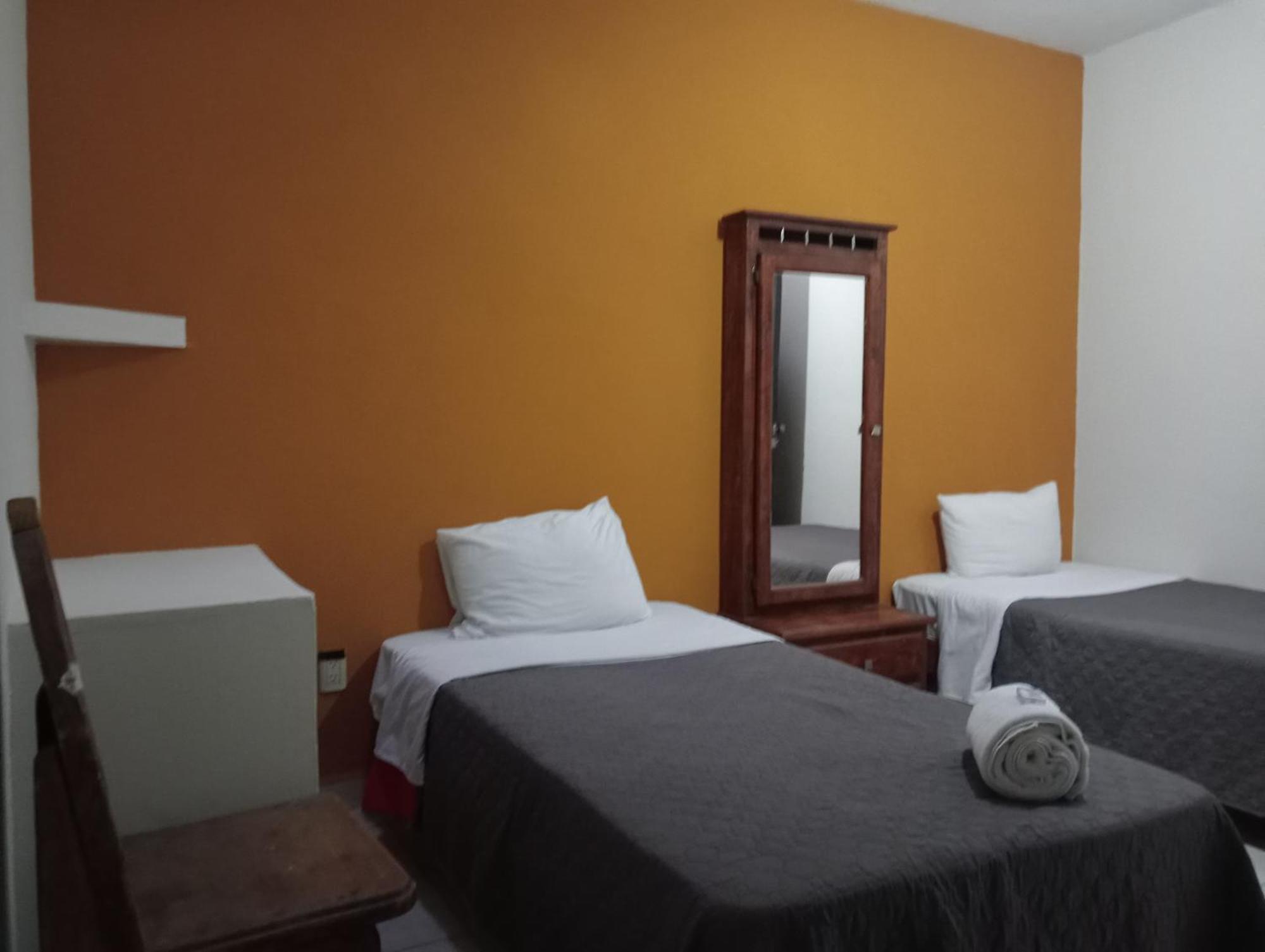 Residencia San Pablo Hostel Queretaro Exterior photo